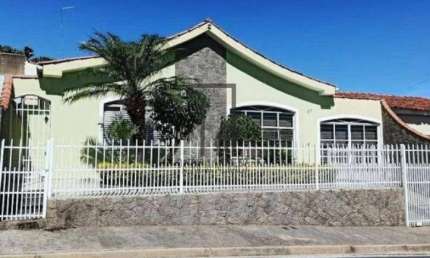 Casa térrea com 169 m² com 2 dormit. 3 vagas, Jd. Aureo