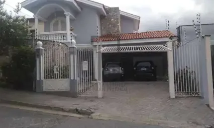 Sobrado 340 m²,  4 dormit (2 suites) e 5 vagas na zona sul