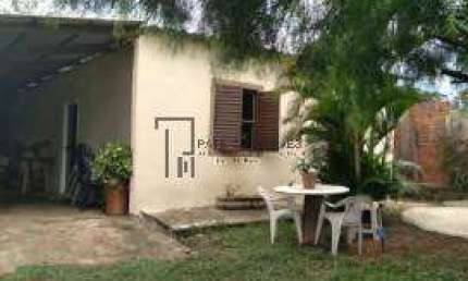 Linda chácara, terreno 1.240 m², toda murada e com pomar e muito mais!
