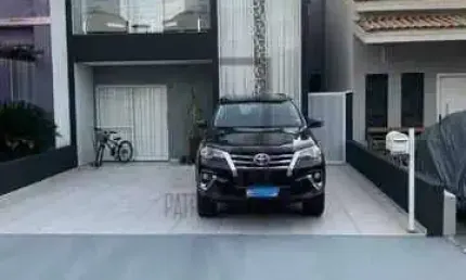 Sobrado  161 m², 3 dormit. (1 suíte) e 3 vagas no Horto Florestal
