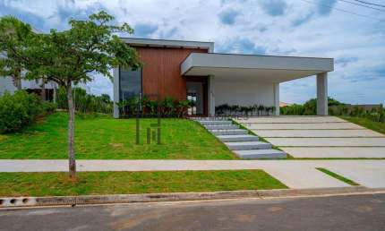 Fantástica Casa Térrea 378,25m², 3 suítes, no Condomínio Saint Charbel