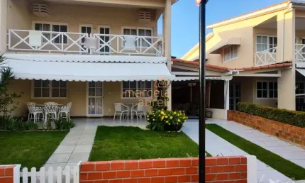 Vende-se Casa em Condomínio de 190m&#178; em Maria Farinha