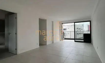 Vende-se Apartamento de 108m&#178; no Bairro de Boa Viagem