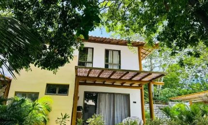 Casa em condomínio fechado com 2 quartos à venda na Rodovia BA-099, 5, Imbassai, Mata de São João