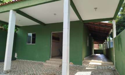 Vende Casa em Jardim de Imbassai. Duas suites e quintal