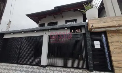Casa de Condomínio com 2 dorms, Maracanã, Praia Grande - R$ 330 mil, Cod: 4251