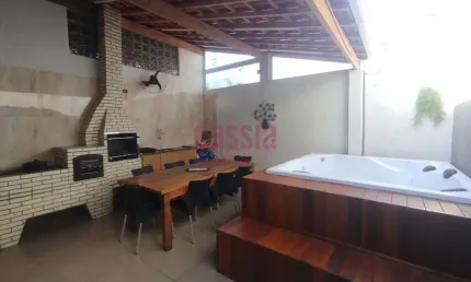 Casa com 2 quartos, Guilhermina, Praia Grande - R$ 820 mil, Cod: 4622