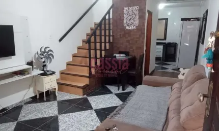 Sobrado com 2 quartos, Maracanã, Praia Grande - R$ 330 mil, Cod: 4782