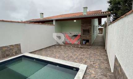 Casa geminada com piscina em ótima localização - Itanhaém/SP