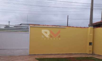Casa nova geminada lado praia no bairro Paranapuan em Itanhaém/SP