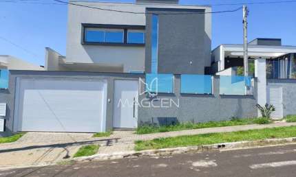 Sobrado com três suítes na entrada do bairro São Francisco - CA451