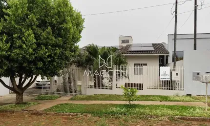 Casa com piscina perto do posto de saúde do Fraron  - CA417