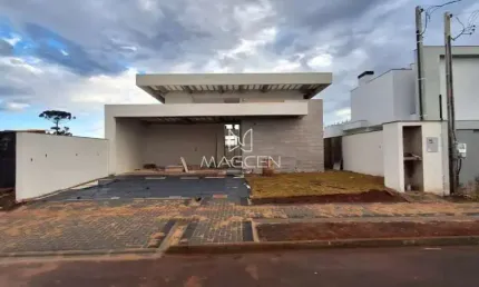 Casa a poucos minutos do Centro com suítes grandes  - CA379