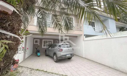 Sobrado com 4 dormitórios à venda, 223 m² por R$ 998.000,00 - Uberaba - Curitiba/PR