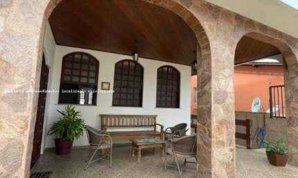 Casa Alto Padrão para Venda em Salvador, Vila Laura, 4 dormitórios, 4 suítes, 6 banheiros, 3 vagas