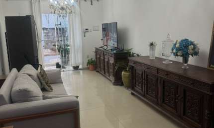 Casa dúplex com acesso independente em Lauro de Freitas
