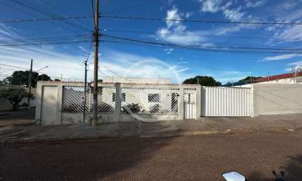 Vendo casa no bairro jardim Paula I em Várzea Grande codigo: 108955