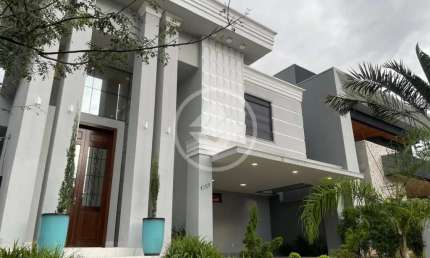 Belíssima casa no Condomínio Portal da Mata, com estilo neoclássico, fachada imponente e sofisticada ✅280 m2 de construção codigo: 78340