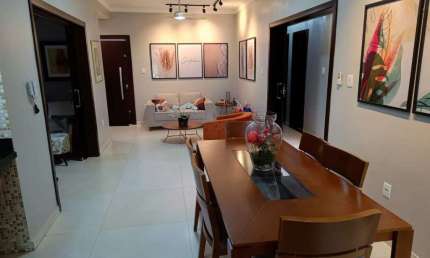 LINDA CASA COM 3 QUARTOS; SALA DE TV; ESCRITÓRIO; COZINHA COM INTERAÇÃO COM CHURRASQUEIRA E PISCINA; JARDIM DE INVERNO; LAVANDERIA; BANHEIRO SOCIAL; BANHEIRO AUXILIAR; 4 VAGAS DE GARAGEM SENDO 2 COBER