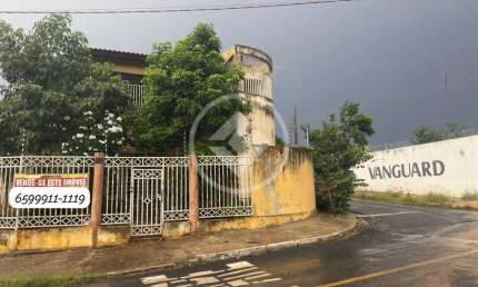 CASA COMERCIAL BEM LOCALIZADA NA AV 08 DE ABRIL AO LADO DO JD CUIABÁ codigo: 105562