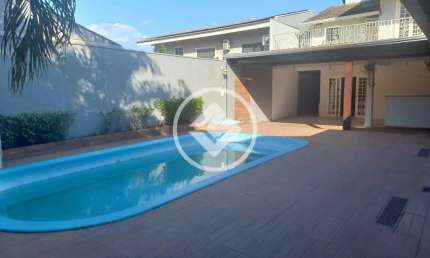 Vende-se sobrado Alto Padrão em Condomínio Fechado - 5 quartos, 1 suíte master, com planejados, 400 m² com piscina - Residencial Jd. Itália II - Cuiabá (MT) - Valor: R$ 1. 850.000,00 codigo: 107191