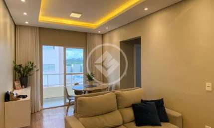 IMPERDÍVEL  ALUGUEL CONDOMÍNIO JARDIM DA TORRES  Apartamento mobiliado e reformado no 1°andar  • Cozinha com armários, cooktop, geladeira e micro-ondas • Lavanderia com máquina de lavar  • Sala de jan
