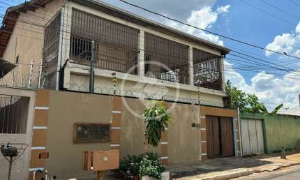 Vende-se sobrado de 280 m² - Bairro: Cristo Rei - Várzea Grande (MT) - Valor: R$750.000,00 codigo: 107340