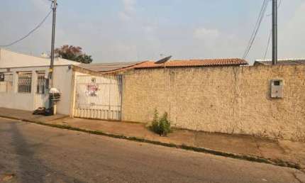CASA LOCALIZADA A 2K DO SHOPPING ESTAÇÃO NO BAIRRO JARDIM ARAÇÁ codigo: 84366