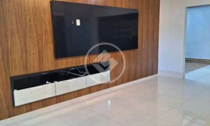 Sobrado à venda no Condomínio Mont Serrat, com móveis planejados na sala, cozinha e nas 03 suítes. codigo: 124886