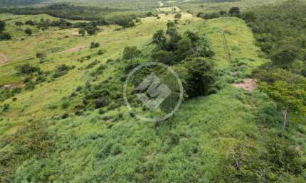 Vendo uma fazenda com 301 hectares a 80 km de Várzea Grande sentido Cáceres sendo 27km de estrada de chão. codigo: 129130