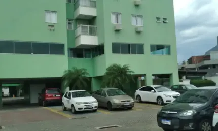 Vendo Apartamento Mobiliado, Bairro da Gloria, 2 Qtos, sendo 1 suite, vaga para carro, Macaé/RJ,