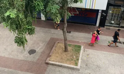 Vendo Centro excelente apto 2 qtos, sala, coz, banh, area, Sem garagem, Macaé/RJ