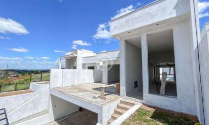 Casa à venda em Campo Bom, Centro, com 3 suítes, com 155 m²