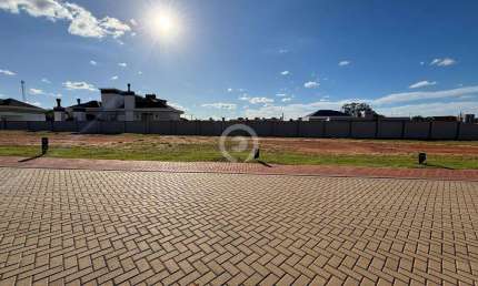 Terreno à venda em Portão, Centro, com 382.5 m², Nelsi Haas
