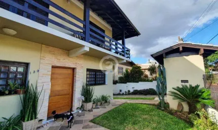 Venda | Casa com 266,00 m², 4 dormitório(s), 4 vaga(s). Petrópolis, Novo Hamburgo