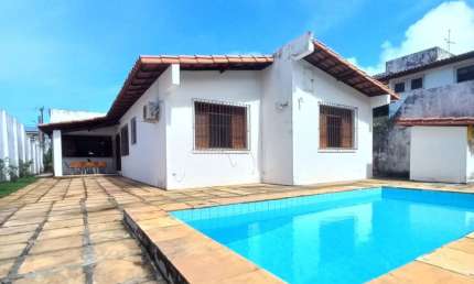 Casa térrea- aluguel ou venda, com 600 m² de terreno, 5 quartos no melhor do Itaigara - Salvador-BA