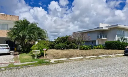 Excelente investimento! Terreno com 900m², próximo ao mar, em condomínio com total infraestrutura e segurança!
