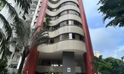 Seu Refúgio Exclusivo no Corredor da Vitória com Vista para o Mar