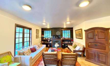 Casa com 4 dormitórios à venda, 203 m² por R$ 1.390.000,00 - Carlos Guinle - Teresópolis/RJ