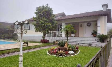 Casa com 4 dormitórios à venda, 260 m² por R$ 2.800.000,00 - Carlos Guinle - Teresópolis/RJ