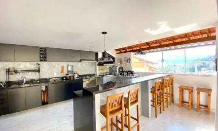 Casa com 4 dormitórios à venda, 220 m² por R$ 875.000,00 - Araras - Teresópolis/RJ