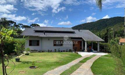 Casa com 3 dormitórios à venda, 122 m² por R$ 890.000,00 - Vargem Grande - Teresópolis/RJ