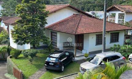 Casa com 4 dormitórios à venda, 140 m² por R$ 985.000,00 - Panorama - Teresópolis/RJ