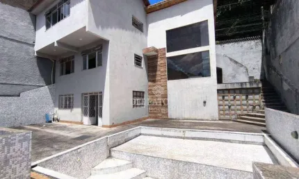 Casa com 4 dormitórios à venda por R$ 590.000,00 - Várzea - Teresópolis/RJ