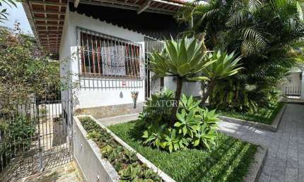 Casa com 3 dormitórios à venda, 179 m² por R$ 980.000,00 - Carlos Guinle - Teresópolis/RJ