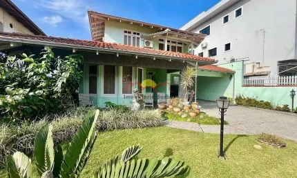 Casa com 4 quartos à venda no Iririú, Joinville 