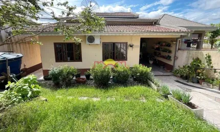Casa com 4 quartos à venda no Petrópolis, Joinville 