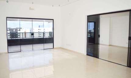 Cobertura no Corredor Vera Arruda com 3 suítes sendo 1 master + DCE - 178m²