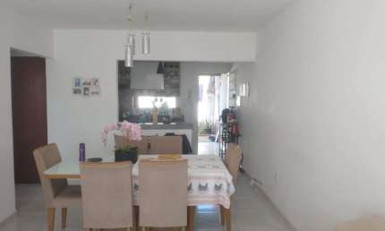 Casa em Condomínio Fechado com 2 domitórios em Marechal Deodoro - 90m²