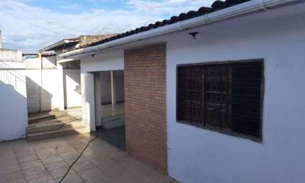 Casa com 4 dormitórios sendo 2 suítes no Bairro de Santos Dumont - 228m²